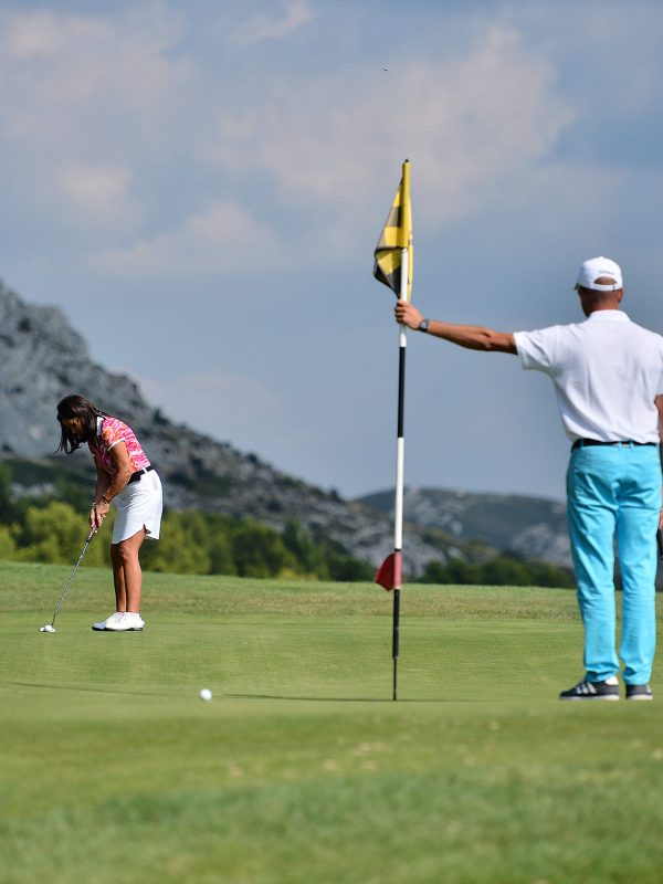 Cours particuliers, stages de golf, leçons individuels avec moniteur - Golf de Servanes à Mouriès