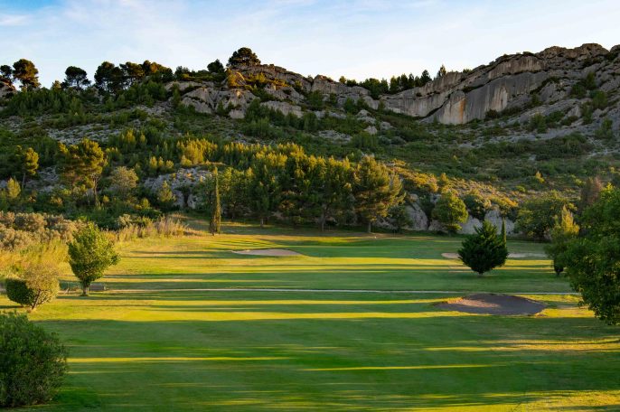 Golf-de-Servanes- parcours de golf 18 trous à Mouriès en Provence | trou-1