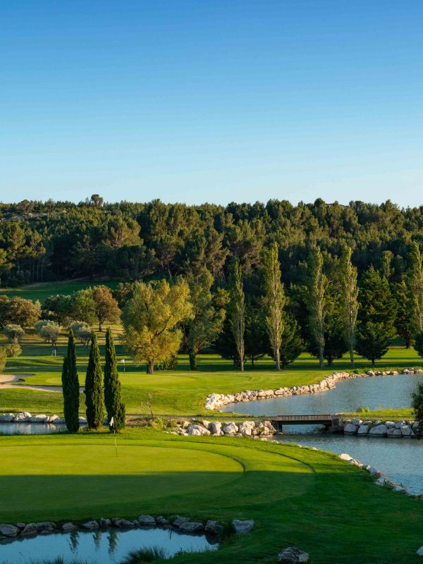 Golf-de-Servanes parcours de golf à Mouriès en Provence | trou-6