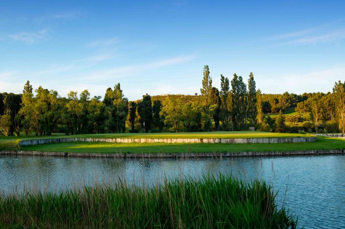 Golf de Servanes - parcours de golf Mouriès en Provence | trou 8