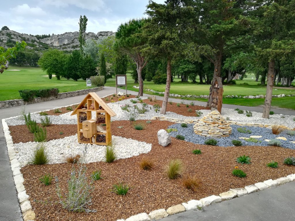 Hotel-insecte-Golf-de-Servanes à Mouriès