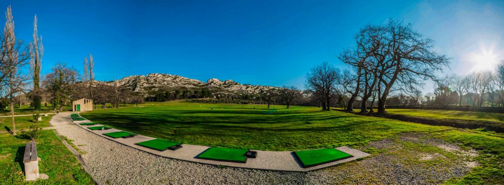 Practice et zones d'entraînements Golf de Servanes à Mouriès en Provence