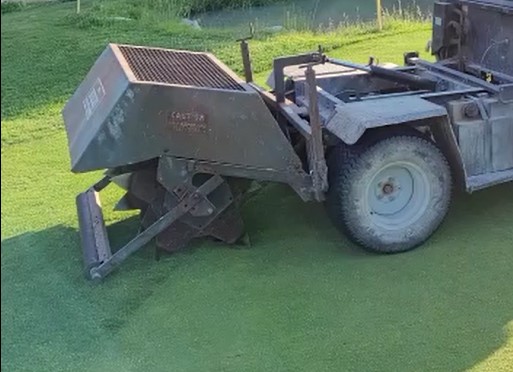 Entretien parcours golf au Golf de Servanes à Mouriès