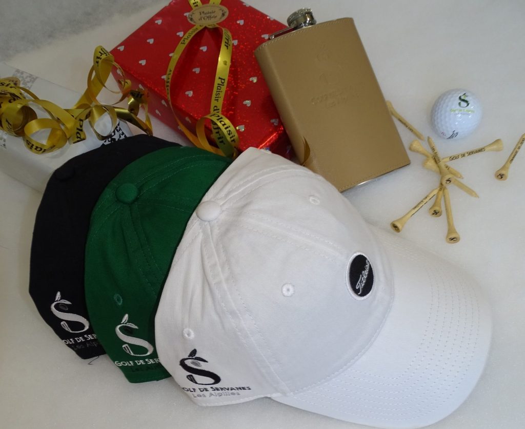 Proshop et boutiques golf - Golf de Servanes Provence - vêtement et chaussures golf accessoires