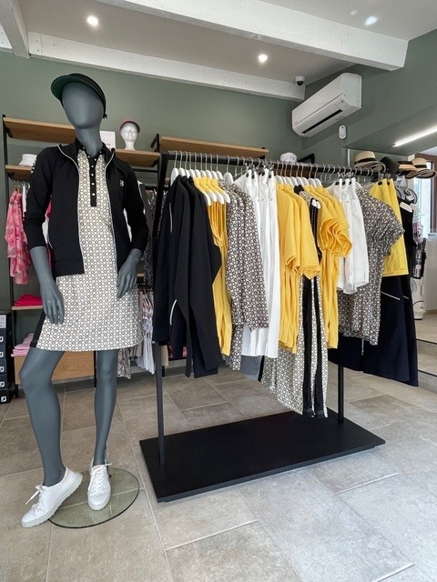 Proshop et boutiques golf - Golf de Servanes Provence - vêtement et chaussures golf femme