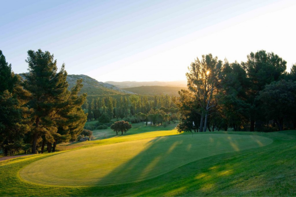 Photo du trou numéro 17 au Golf de Servanes